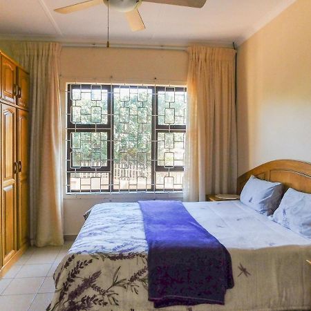 Mama Mia Cottages Oslo Beach Port Shepstone Bagian luar foto