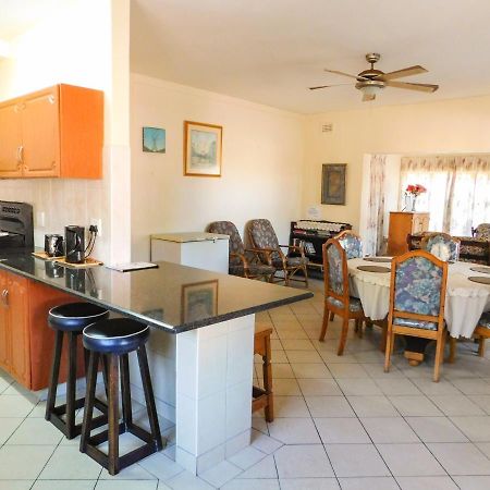 Mama Mia Cottages Oslo Beach Port Shepstone Bagian luar foto