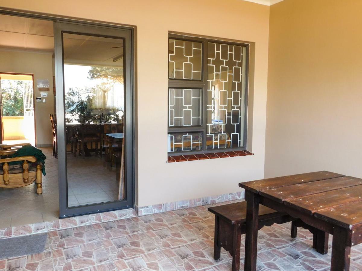 Mama Mia Cottages Oslo Beach Port Shepstone Bagian luar foto