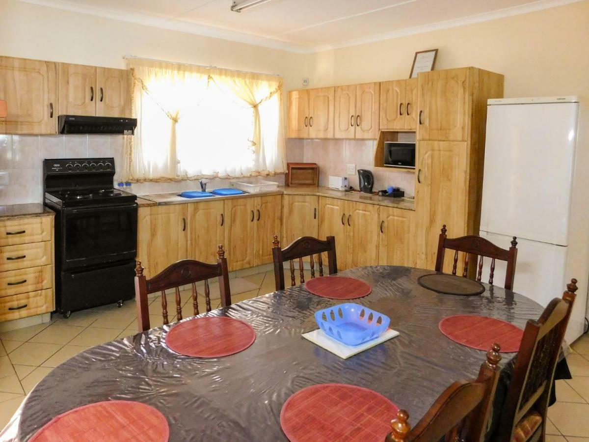 Mama Mia Cottages Oslo Beach Port Shepstone Bagian luar foto