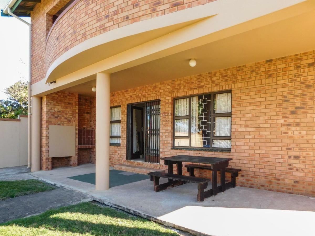 Mama Mia Cottages Oslo Beach Port Shepstone Bagian luar foto