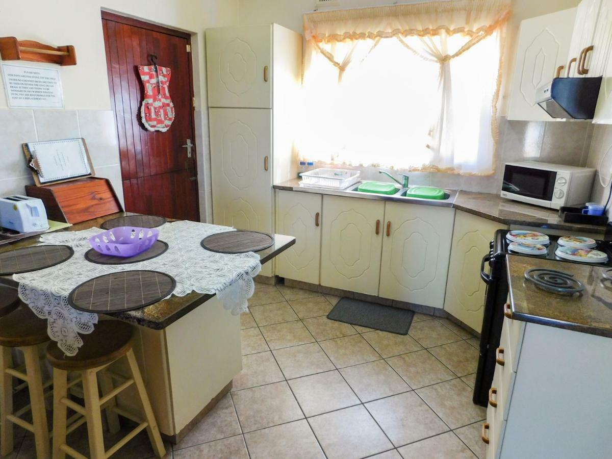 Mama Mia Cottages Oslo Beach Port Shepstone Bagian luar foto