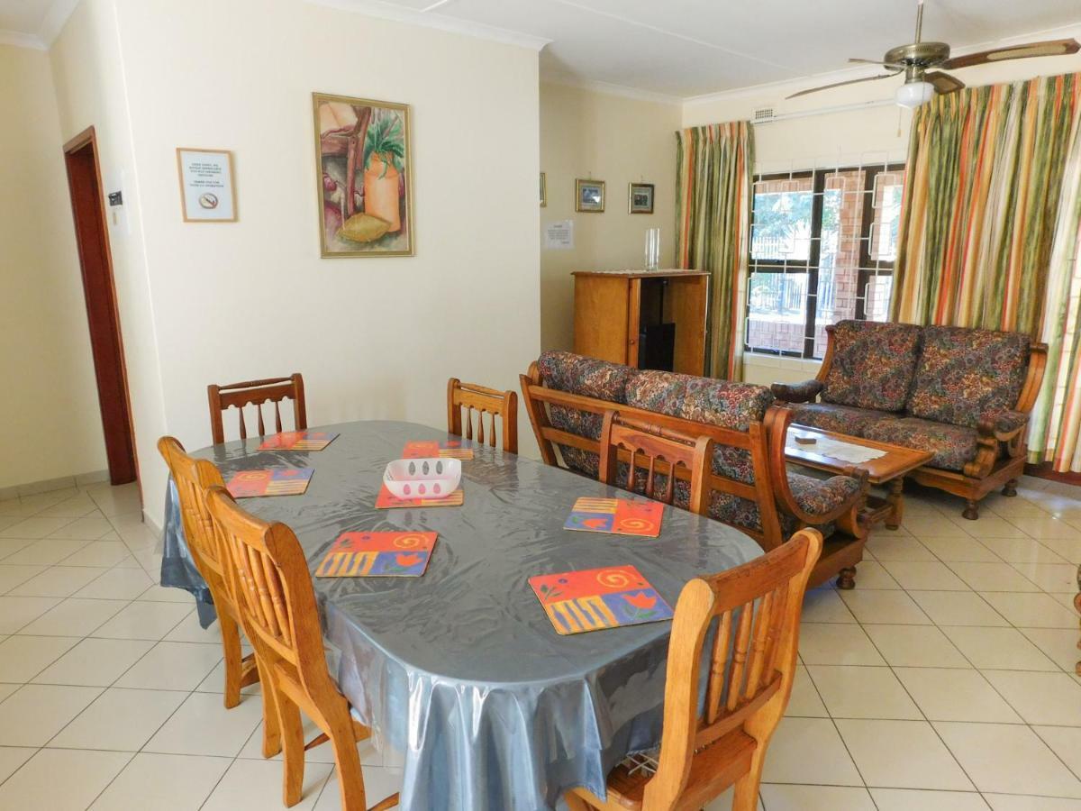 Mama Mia Cottages Oslo Beach Port Shepstone Bagian luar foto