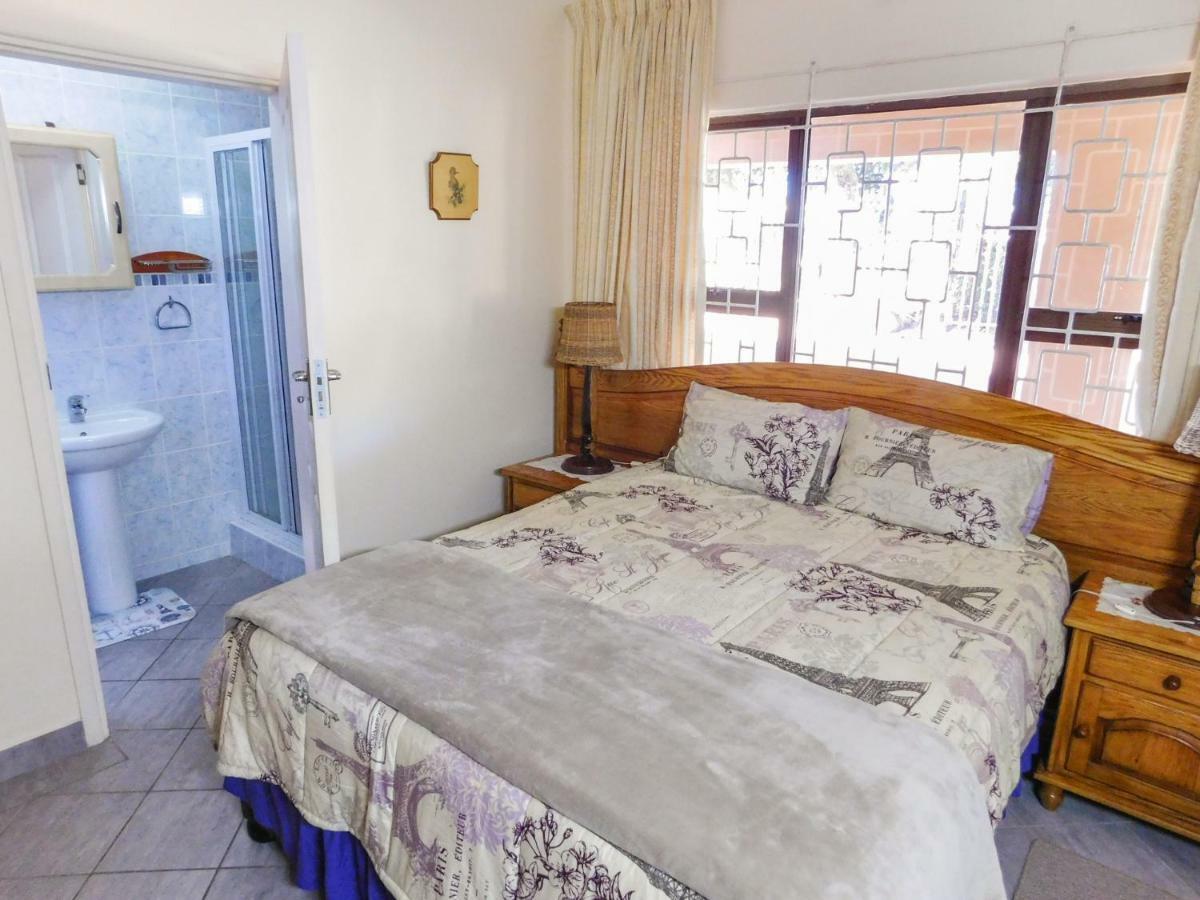Mama Mia Cottages Oslo Beach Port Shepstone Bagian luar foto