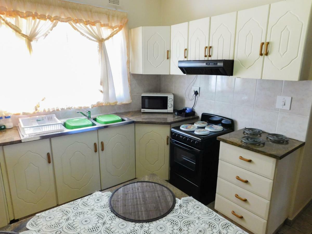 Mama Mia Cottages Oslo Beach Port Shepstone Bagian luar foto