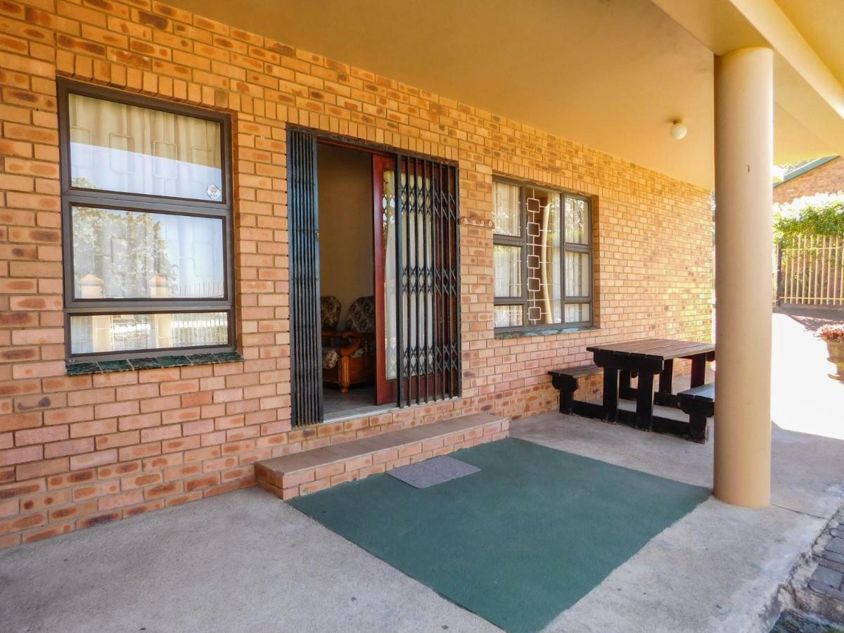 Mama Mia Cottages Oslo Beach Port Shepstone Bagian luar foto