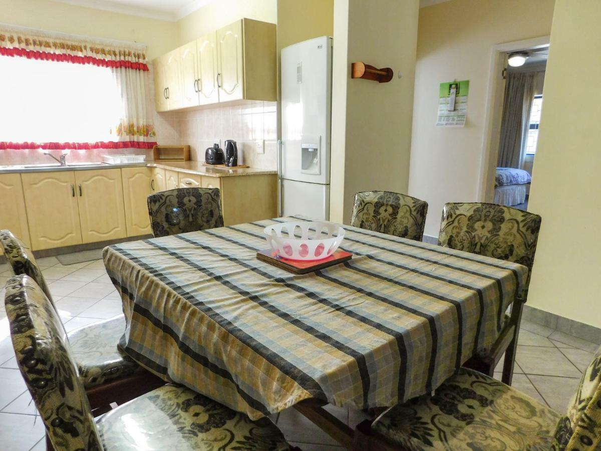 Mama Mia Cottages Oslo Beach Port Shepstone Bagian luar foto