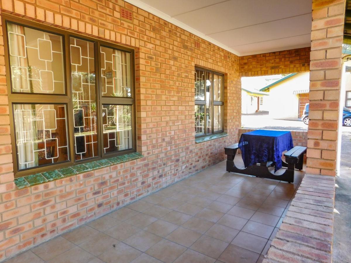 Mama Mia Cottages Oslo Beach Port Shepstone Bagian luar foto