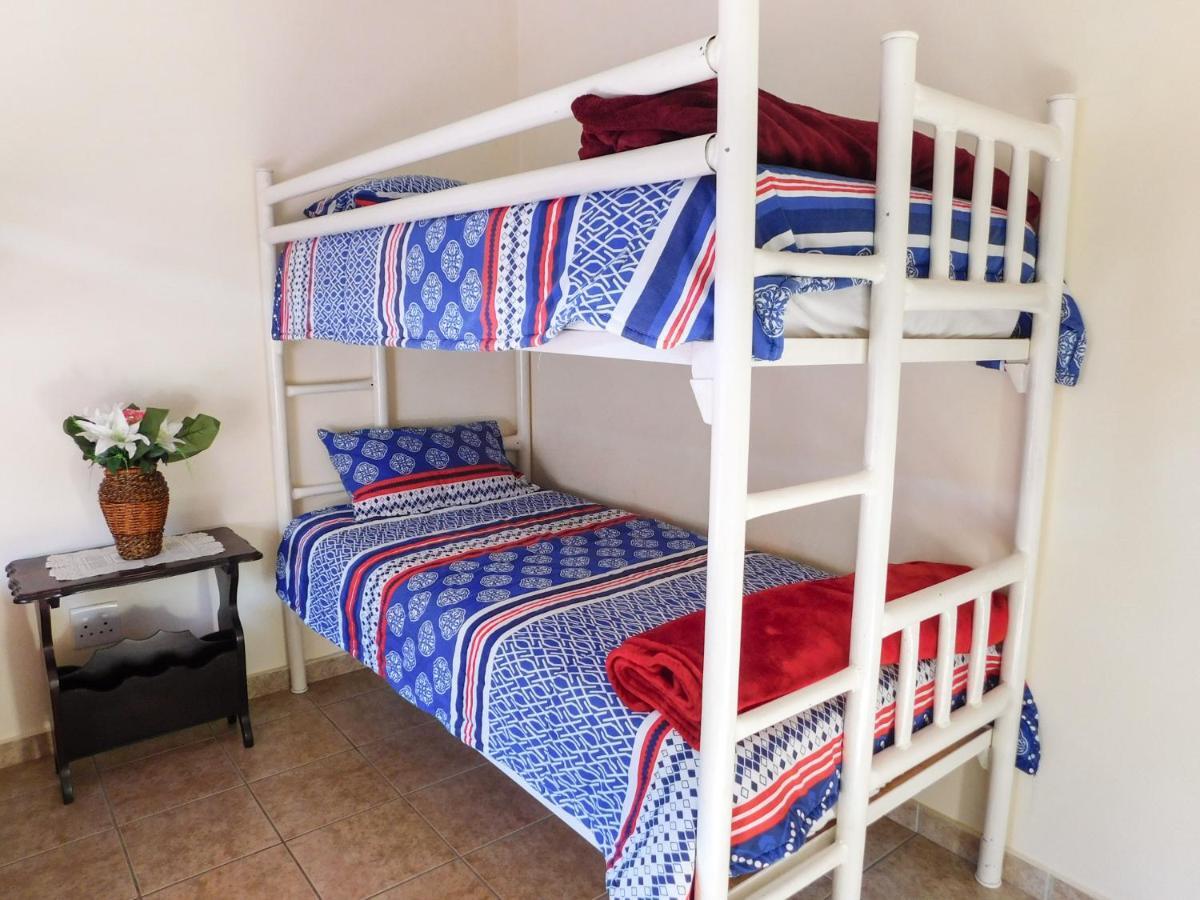 Mama Mia Cottages Oslo Beach Port Shepstone Bagian luar foto