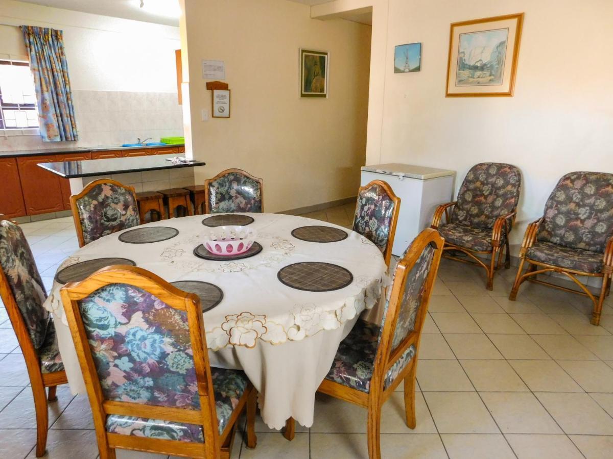Mama Mia Cottages Oslo Beach Port Shepstone Bagian luar foto