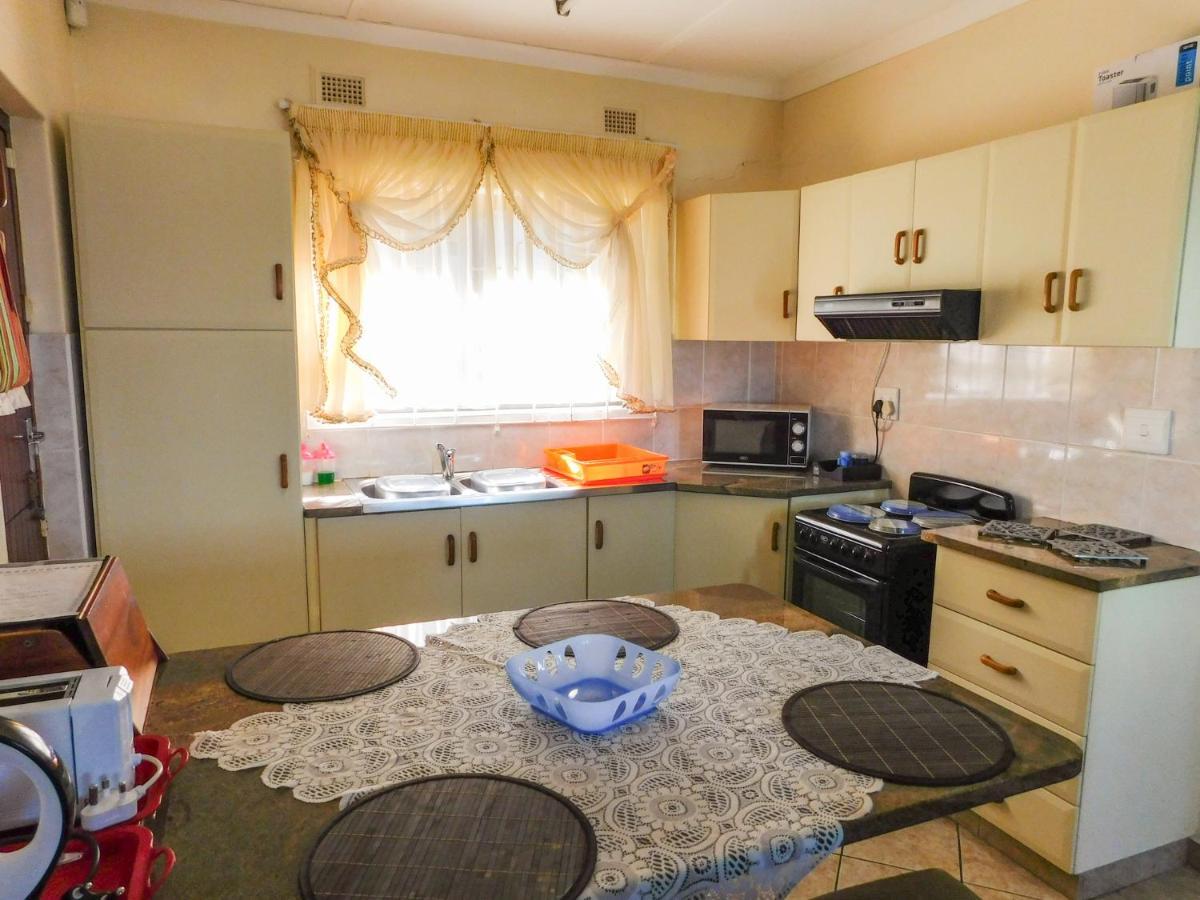 Mama Mia Cottages Oslo Beach Port Shepstone Bagian luar foto