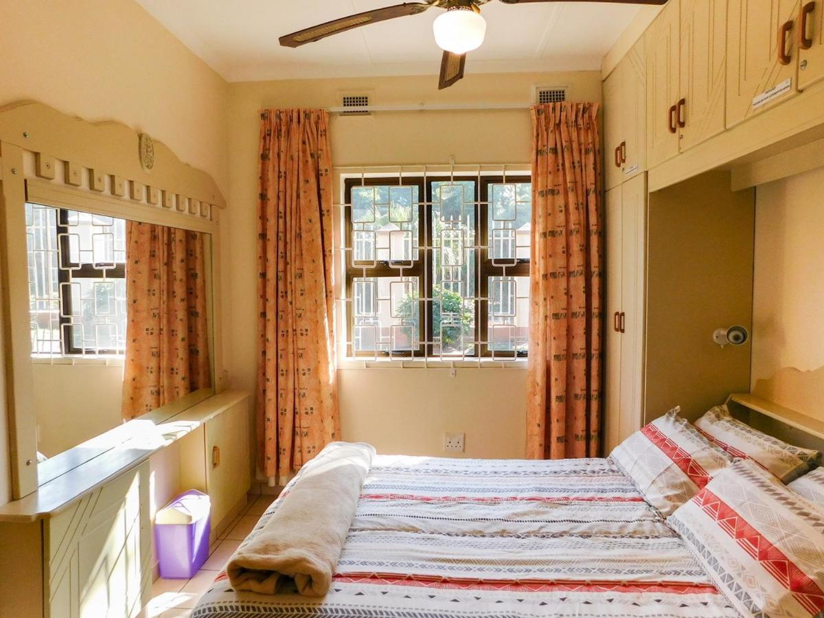 Mama Mia Cottages Oslo Beach Port Shepstone Bagian luar foto