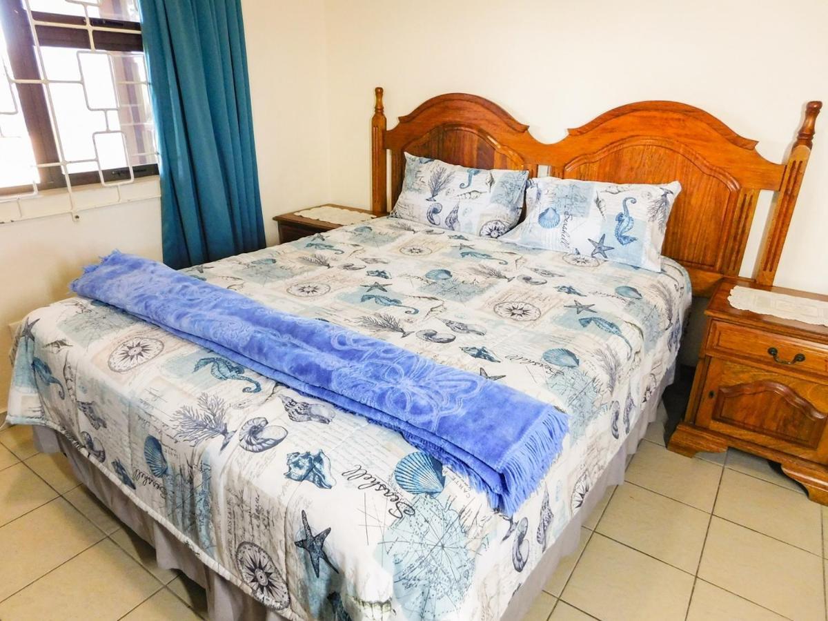 Mama Mia Cottages Oslo Beach Port Shepstone Bagian luar foto