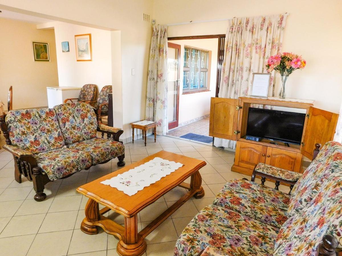 Mama Mia Cottages Oslo Beach Port Shepstone Bagian luar foto