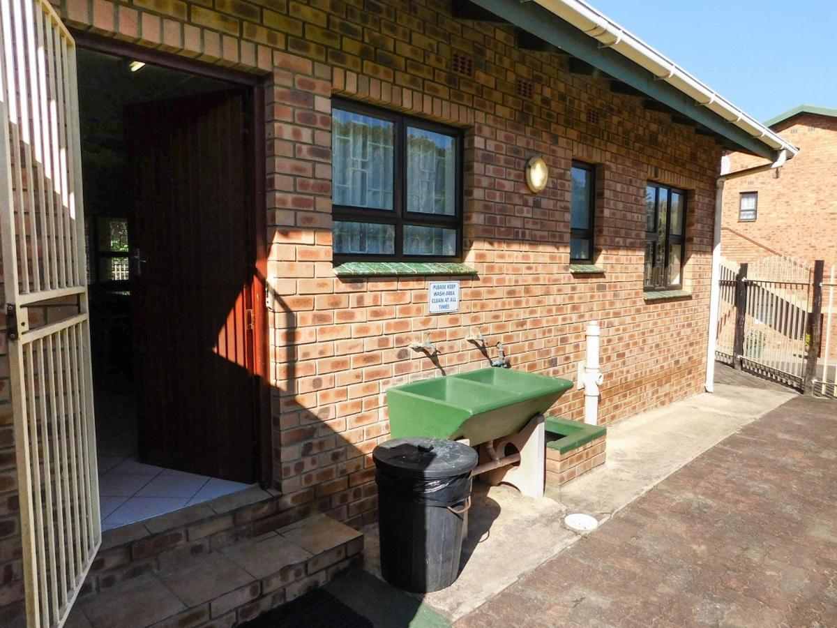 Mama Mia Cottages Oslo Beach Port Shepstone Bagian luar foto